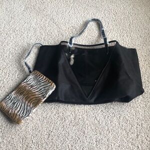 VICTORIA’S SECRET BLACK TOTE WITH MAKEUP BAG